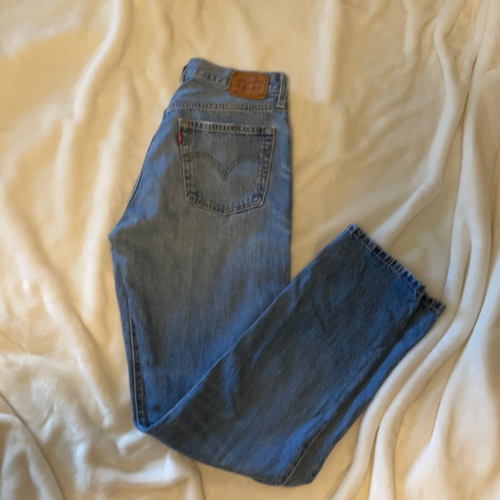 Women’s Levi’s 501 !! Worn a couple of times!